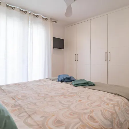 Apartment 2 Bedroom Amazing In *